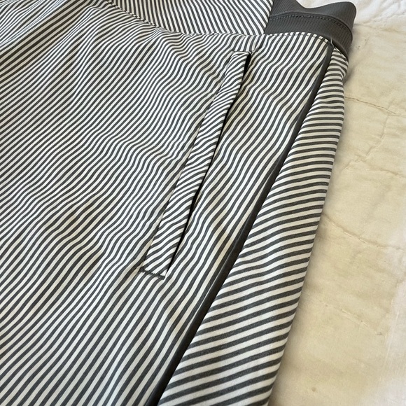 Athleta Skirt - gray and white with pockets NWO TAGS - Picture 3 of 6